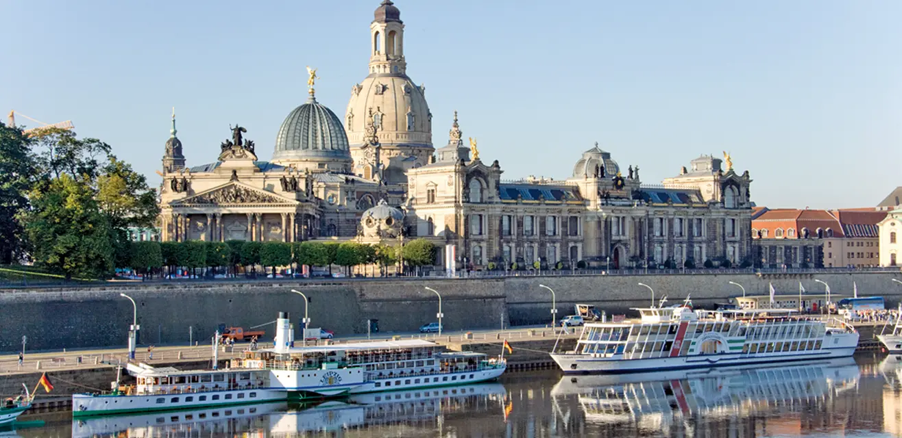 Stadtrundfahrt in Dresden mit Schiff und Doppeldecker